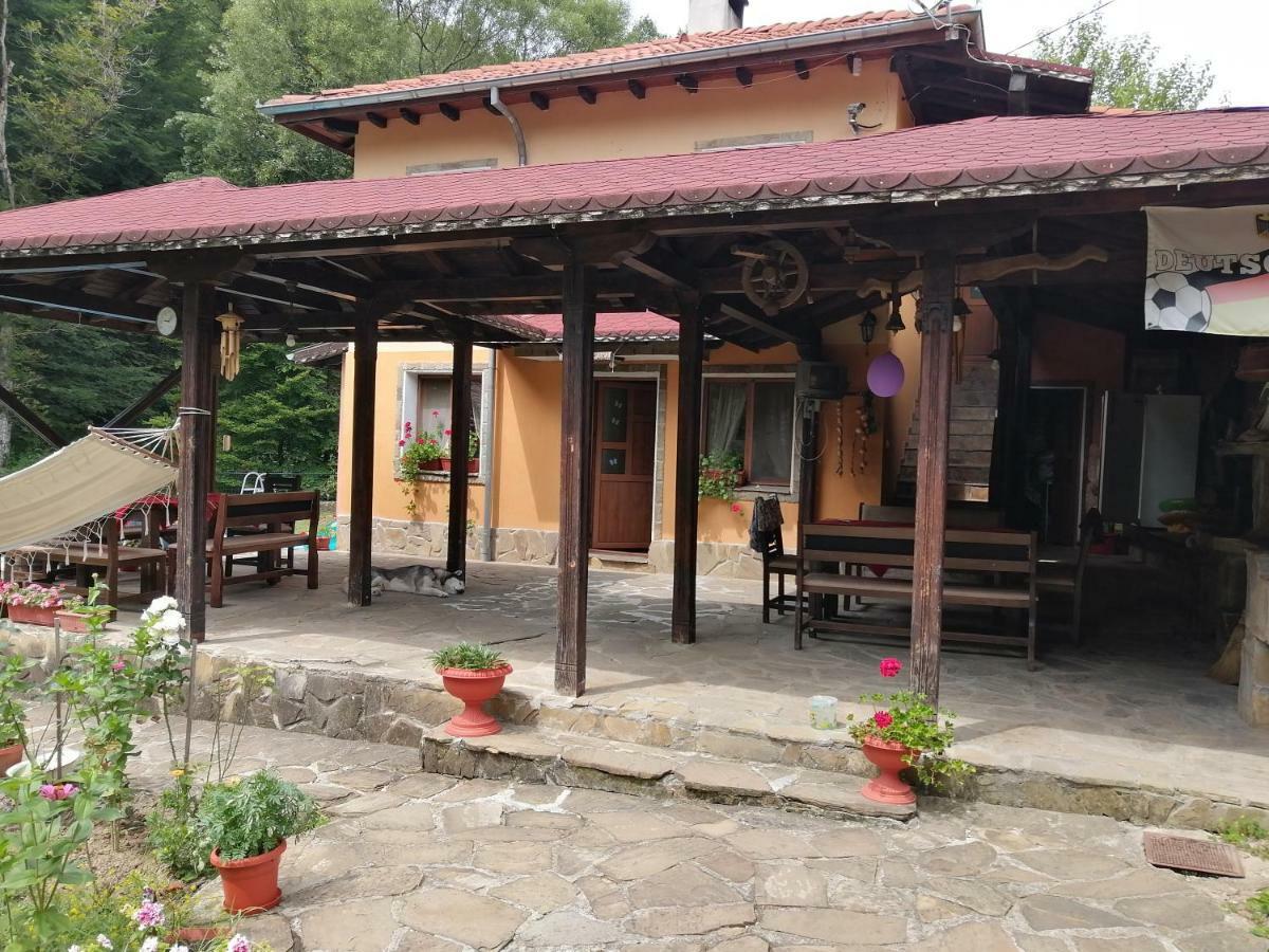 Къща Цвети-1 Трявна Hotel Bangeytsi Buitenkant foto
