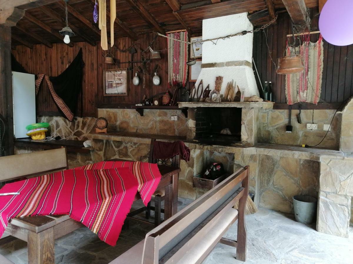 Къща Цвети-1 Трявна Hotel Bangeytsi Buitenkant foto